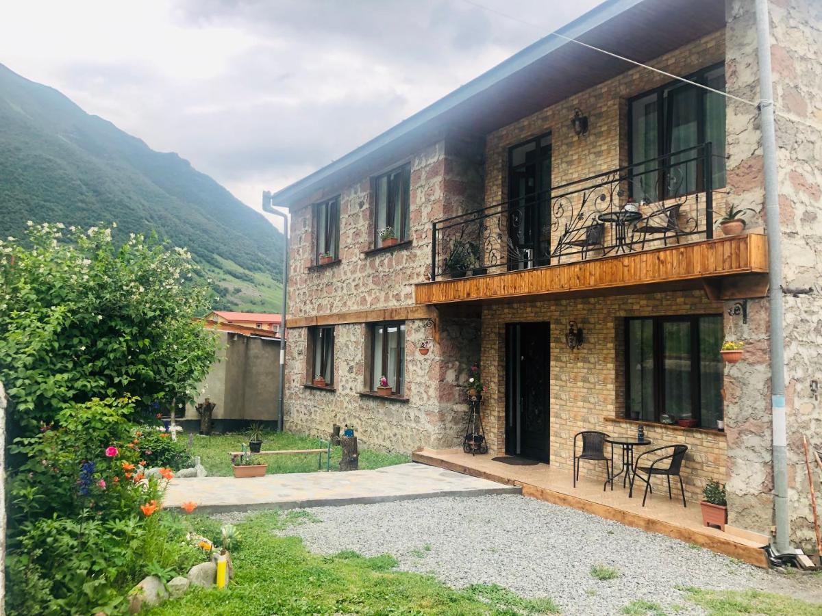 Ia'S Guest House Kazbegi Kültér fotó