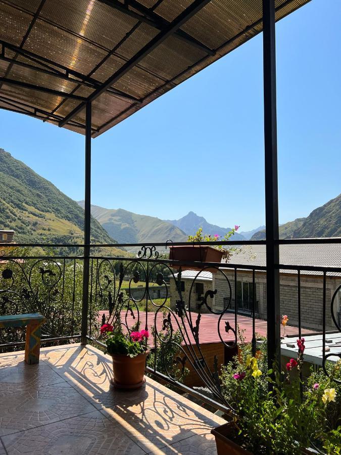 Ia'S Guest House Kazbegi Kültér fotó