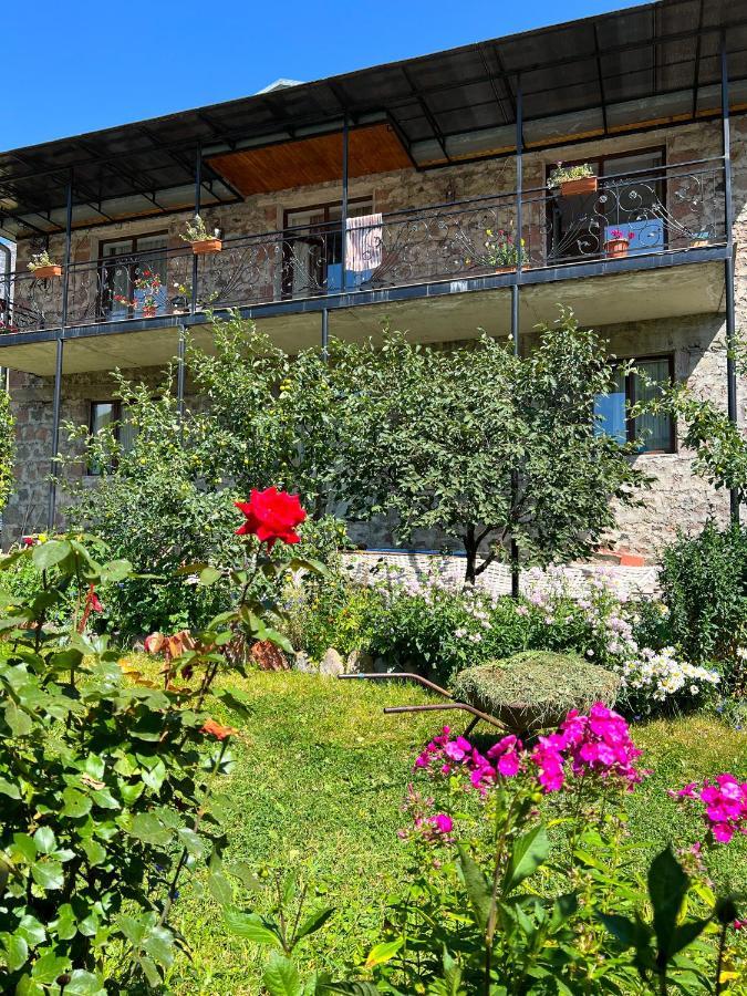 Ia'S Guest House Kazbegi Kültér fotó