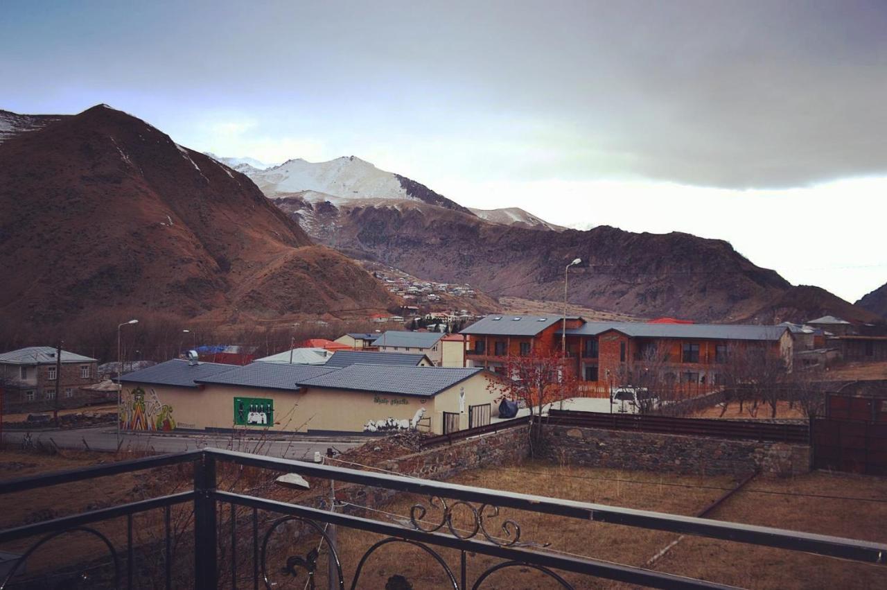 Ia'S Guest House Kazbegi Kültér fotó