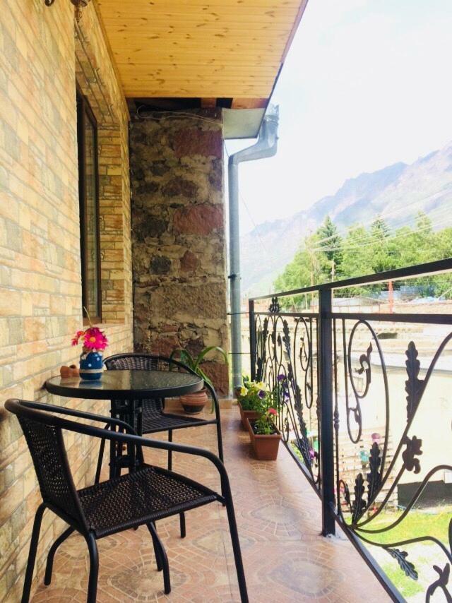 Ia'S Guest House Kazbegi Kültér fotó